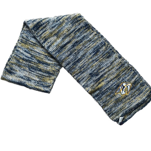 NHL / NASHVILLE PREDATORS BLUE / GOLD KNIT SCARF WITH LOGO - Picture 1 of 6